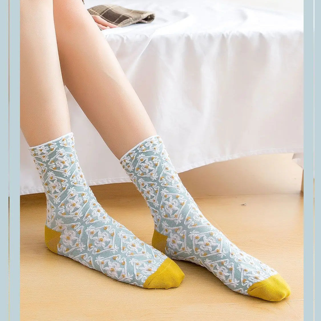 5 Pairs of Artistic Retro 3D Relief Socks – Floral &amp; Forest Style for Women